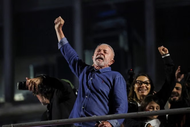Brésil : Lula tient encore la barre avec près de 51% des voix