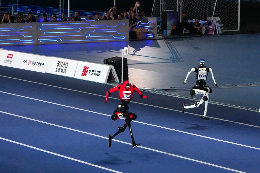Jeux mondiaux des robots humanoïdes : un robot chinois bat le record d’Usain Bolt en neuf secondes sur 100 mètres