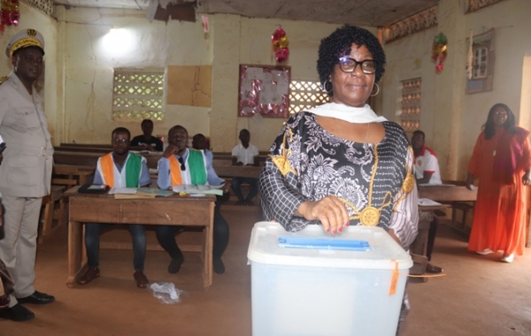 Côte d'Ivoire : 8 millions d'électeurs aux urnes pour les élections municipales et régionales, début paisible des votes