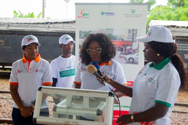 Côte d’Ivoire : automobilistes, motocyclistes, élèves, commerçants, transporteurs…sensibilisés sur les dangers liés aux passages à niveau à Dimbokro