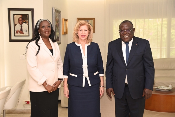 Côte d’Ivoire : le ministre Gouverneur Cissé Bacongo réaffirme sa disponibilité à accompagner la Première Dame dans ses actions humanitaires en faveur des personnes démunies